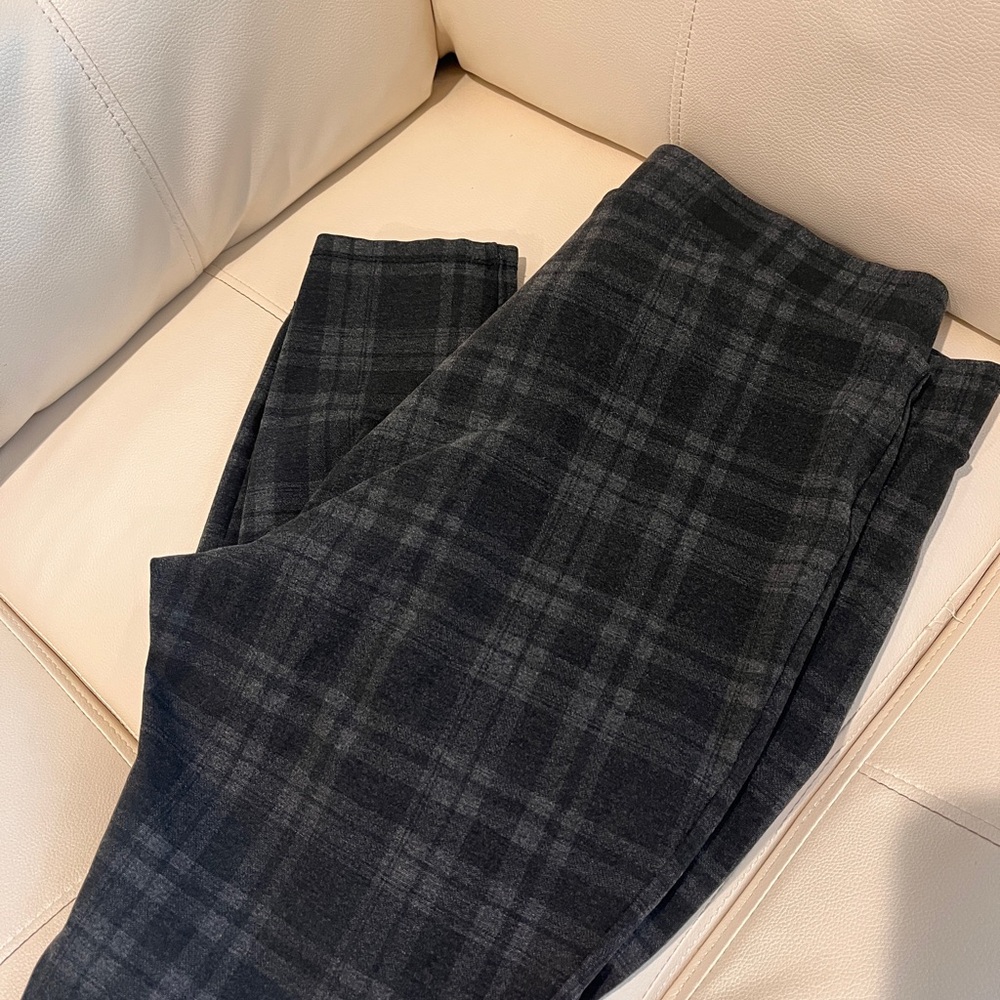 Time and Tru Women's Black and Charcoal Plaid Leggings